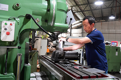 玉溪市人民政府引領(lǐng)區(qū)域產(chǎn)業(yè)升級(jí) 聚焦機(jī)械設(shè)備研發(fā)的創(chuàng)新驅(qū)動(dòng)戰(zhàn)略